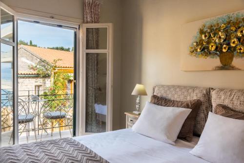 Longos House | Maisonette Elena