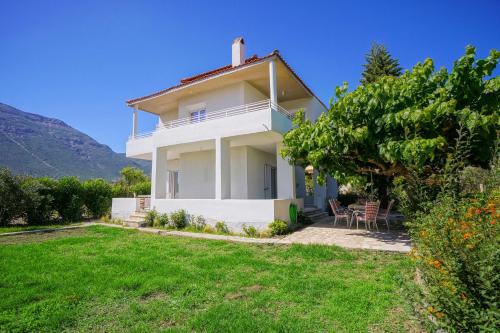 Gefira Mpania House | Makyneia Garden House