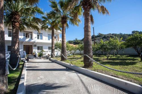 Petaloudes Villa | Malibu Villa