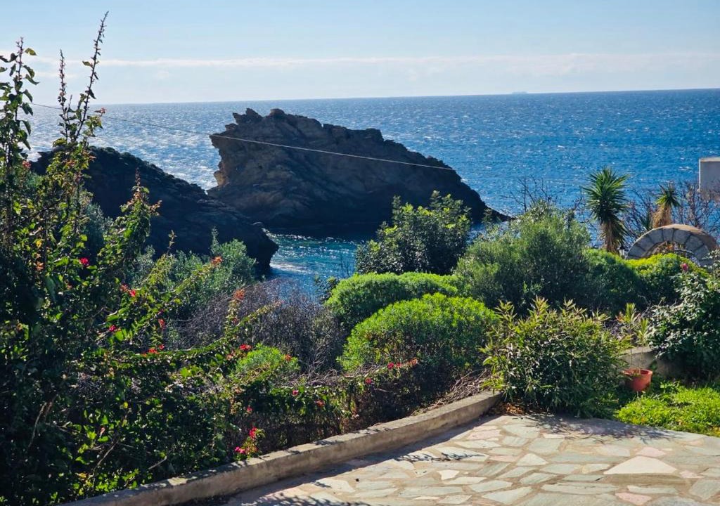 Omales House | Mani Beach House
