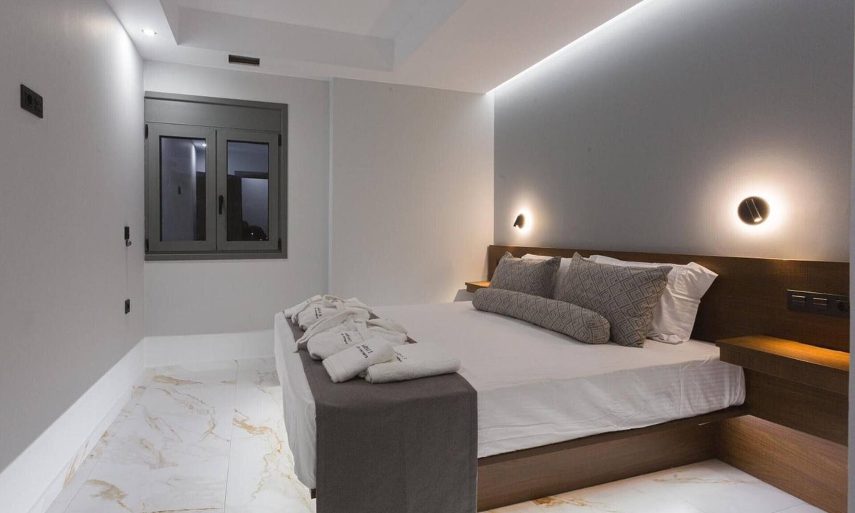 Kardamyli Apartment | Marina A1 Apartment with Jacuzzi, Sea View, Wi-Fi and Air Conditioning