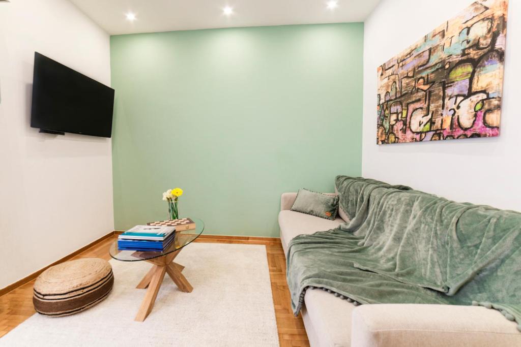 Kinosargous Apartment | Mary's Haven Apt near metro station and Acropolis