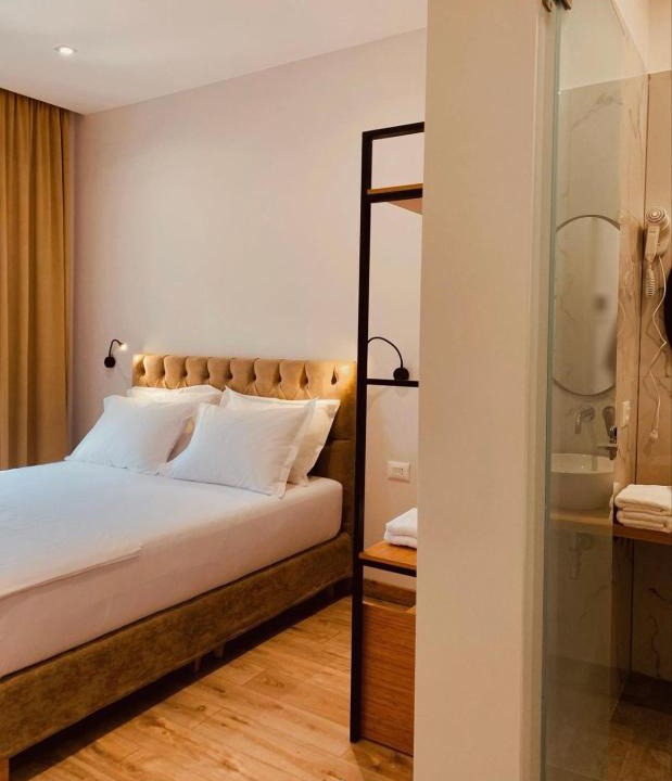Lazarat Hotel | Merly Hotel