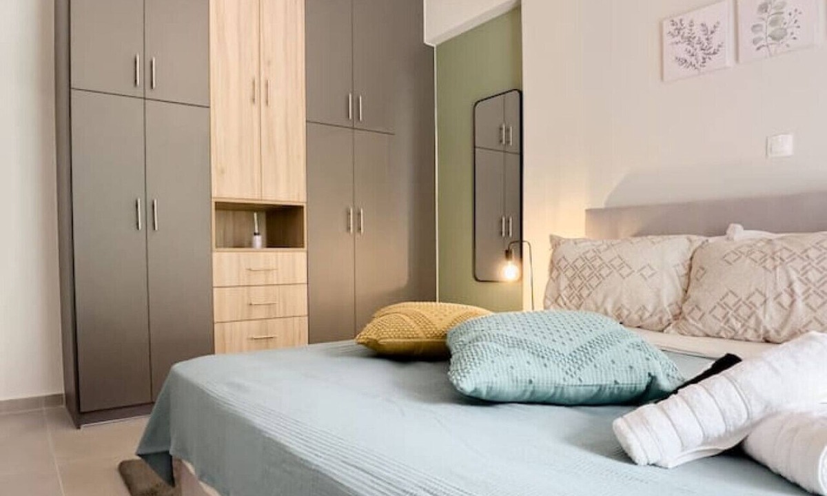 Neos Kosmos Apartment | Metro Chic Renovated Studio