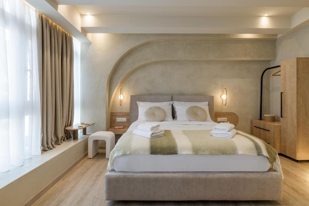 Plaka Apartment | Minimalist Oasis in Athens