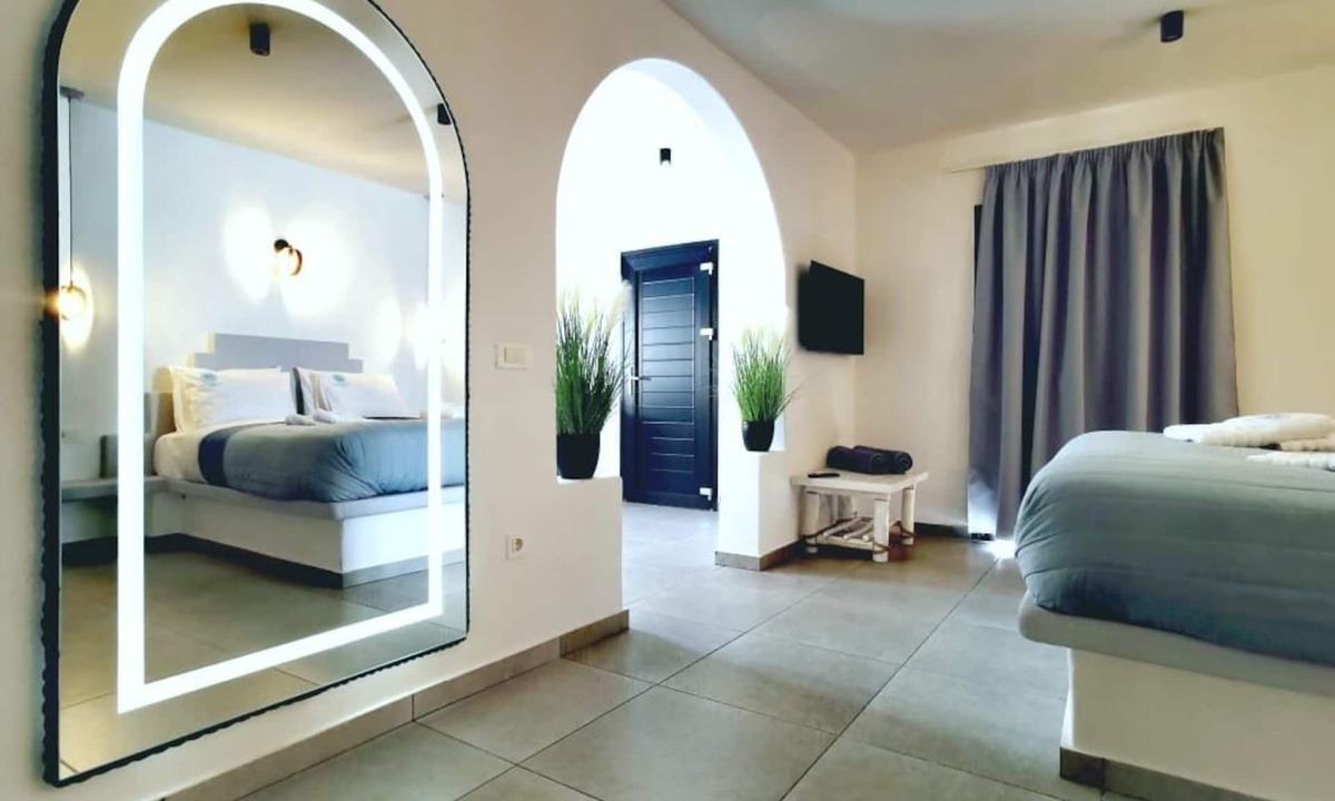 Perissa Hotel | Miracles Suites by Anastasia Princess, Adults Only