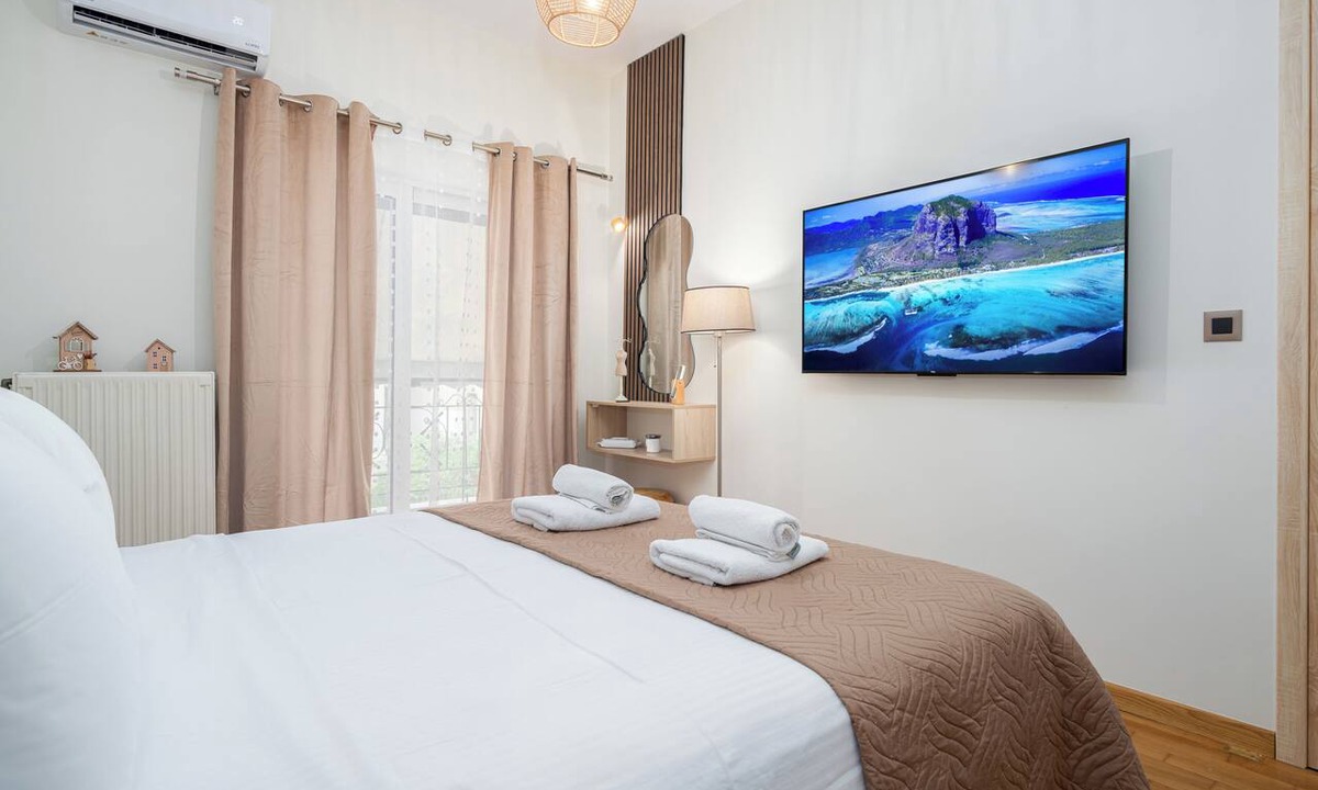 Kallithea Apartment | Modern 2BR Kallithea Apartment - Metro, WiFi & AC