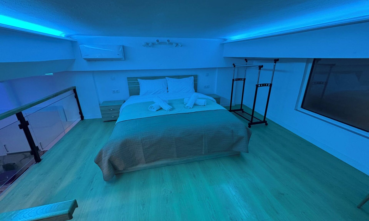 Nikaia-Agios Ioannis Rentis Apartment | Modern Athens Loft 160m from Metro 3 min from Piraeus Port 6 Guests