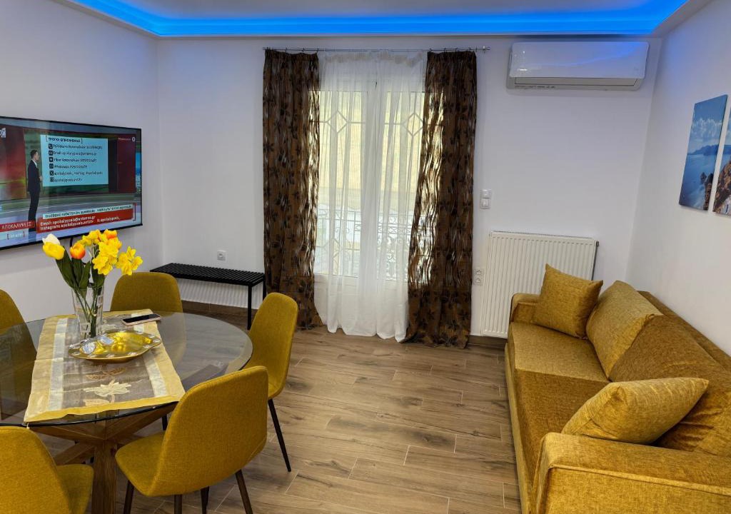 Nikaia-Agios Ioannis Rentis Apartment | Modern Athens Suite - 160m from Metro - 3min Piraeus Port - 6 Guests