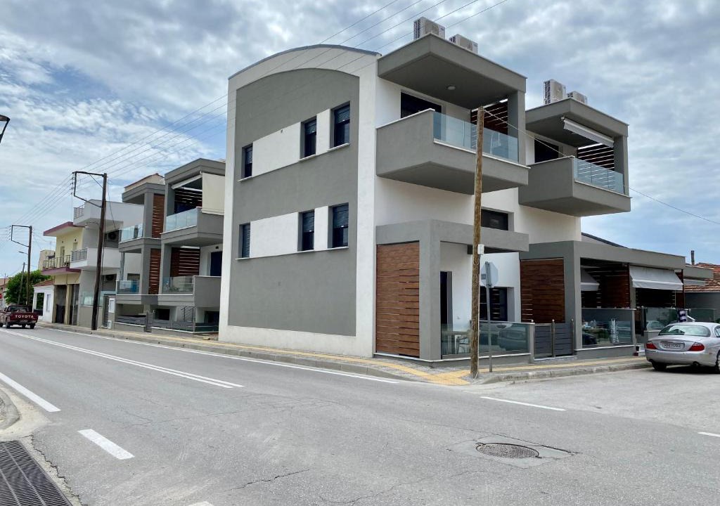 Nea Peramos Apartment | Modern Living Experience