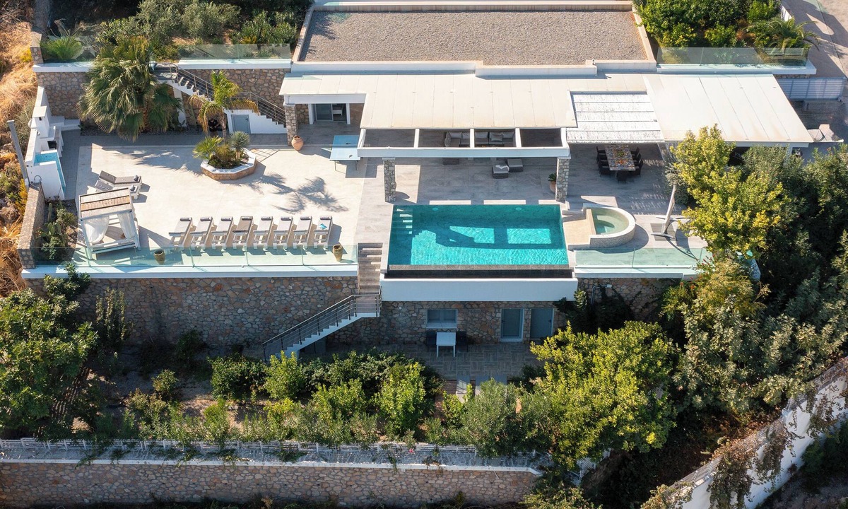 Vlicha Villa | Modern Luxury Villa in Vlicha