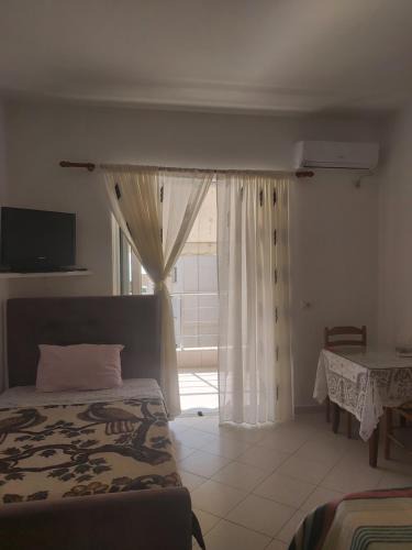 Qender Apartment | Mona`s apartments 1