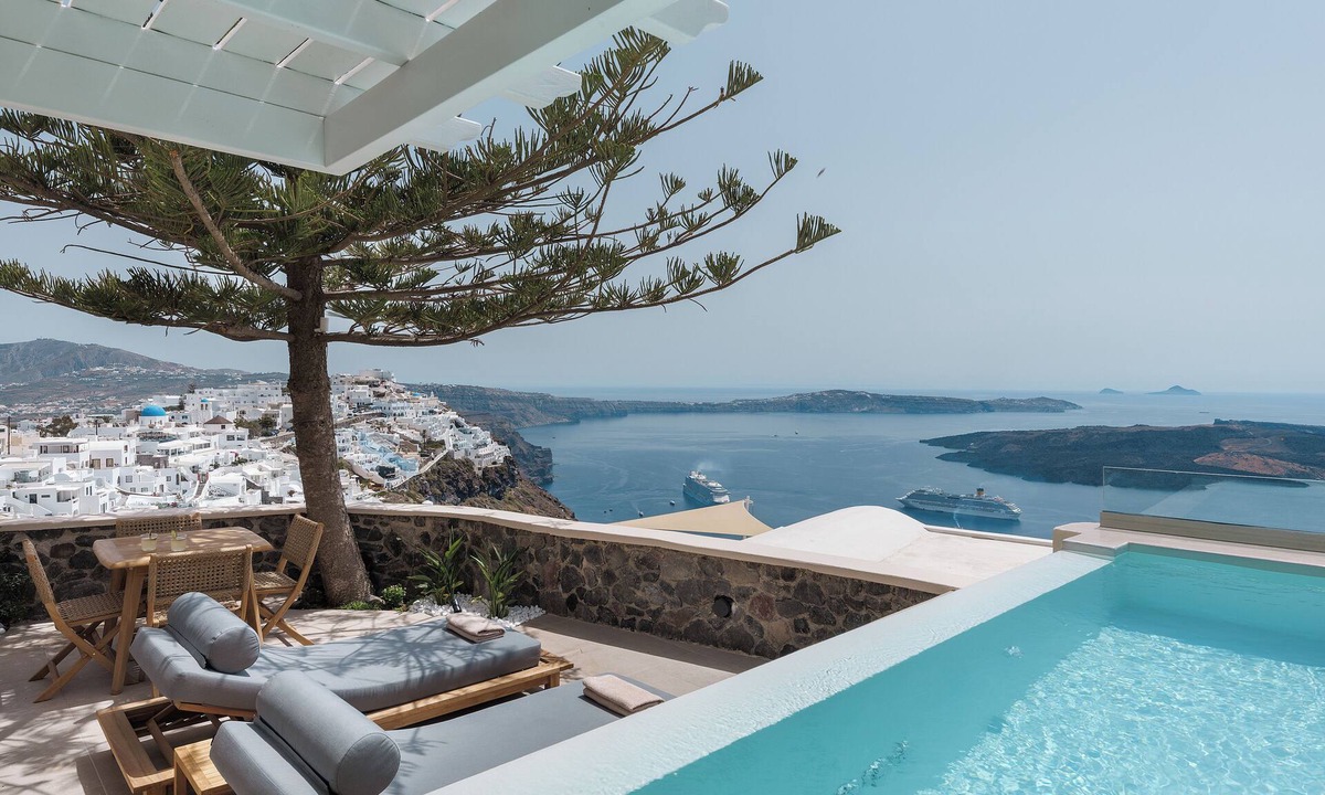 Firostefani House | Morfes Luxury Suites by Caldera Houses