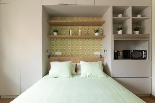 Filopappou Apartment | My Sweet Kanella Deluxe 2BR Koukaki Retreat