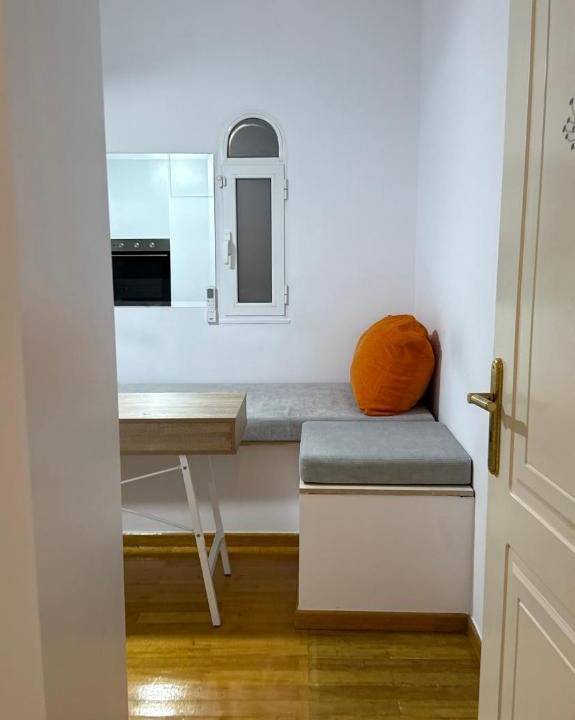 Agios Onoufrios Apartment | Neoclassical apartment in kadmia