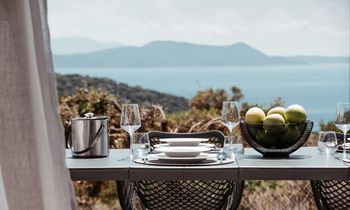 Meganisi Villa | NEW! Luxurious, pool, views, Mesogi villa M