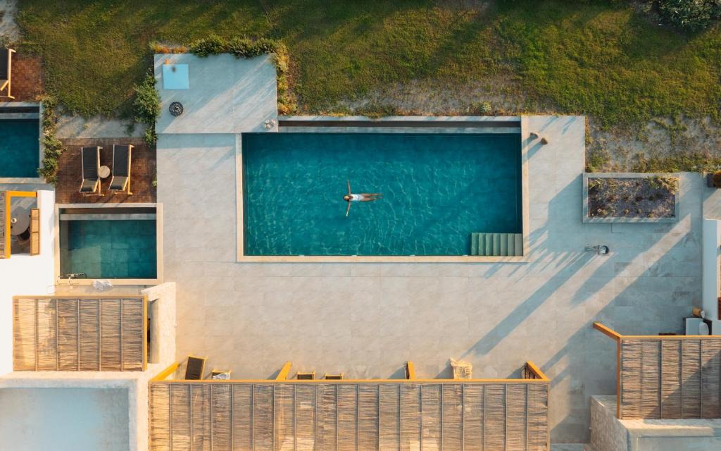 Milos Bed & Breakfast | Obsidian Suites Milos