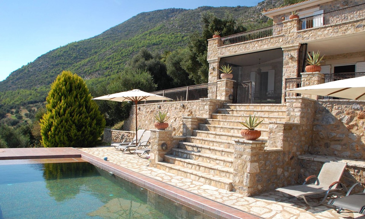 Zakharo House | Old Olive House | Infinity Pool | Sea Views | Peloponnese | Near Olympia