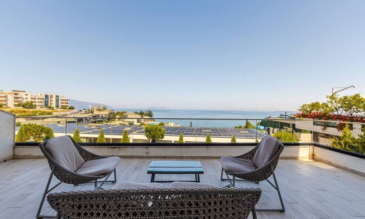 Vlore Apartment | Olive Horizon Suite | Sea View & Parking by PikHost