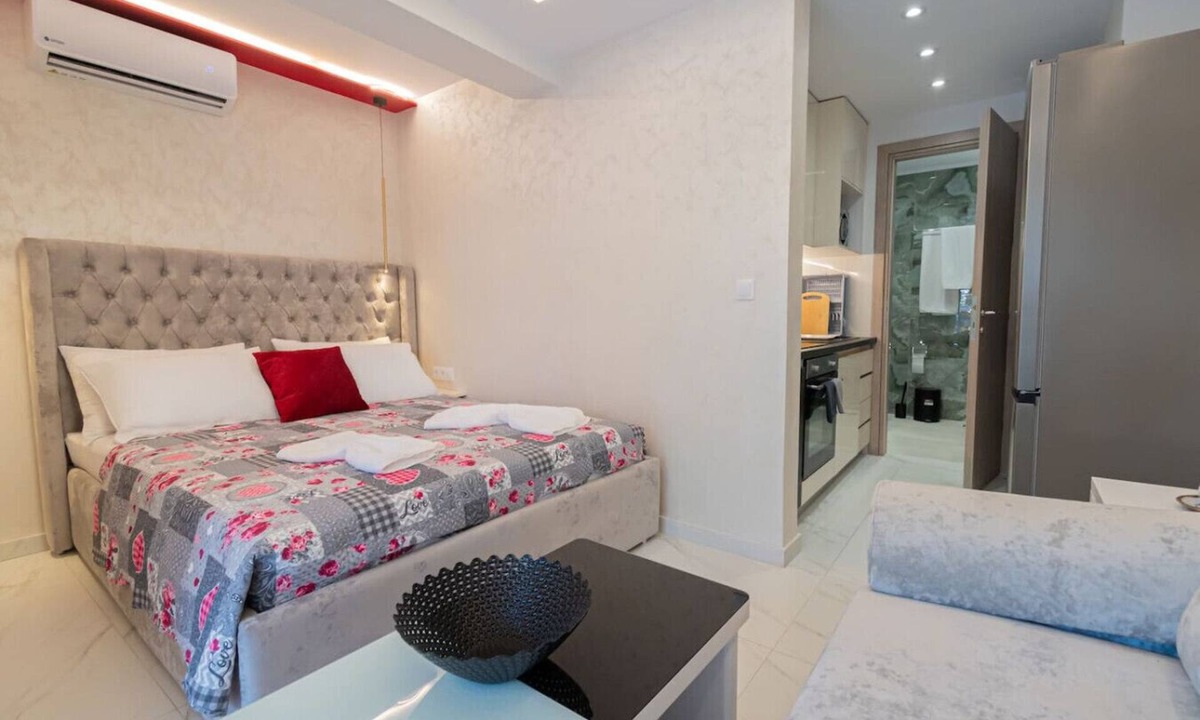 Nea Moudania Condo | Orestis Suite No1 by RentalsPro - Nea Moudania