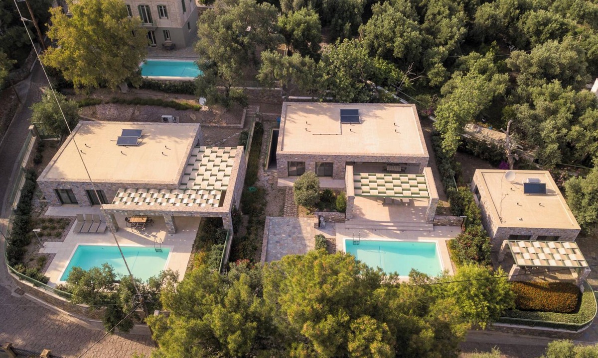 Plomari Villa | Ouzo Traditional House with Private Pool and Parking