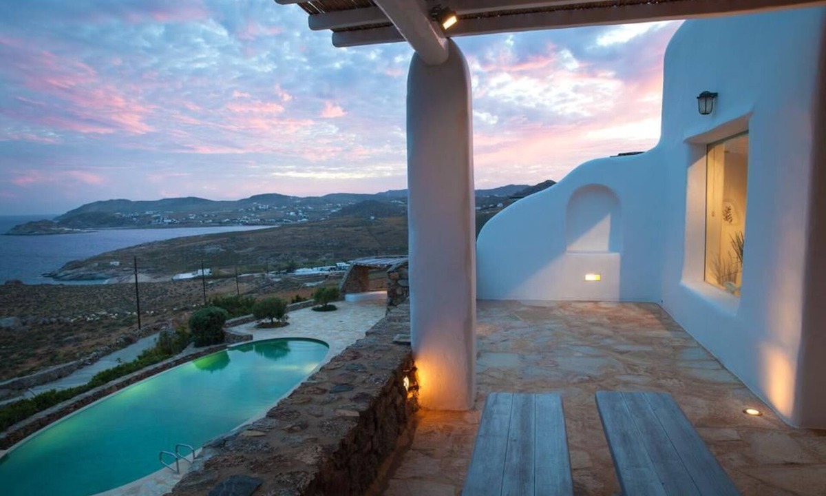 Kalafatis Villa | Overlooking the Cyclades Islands