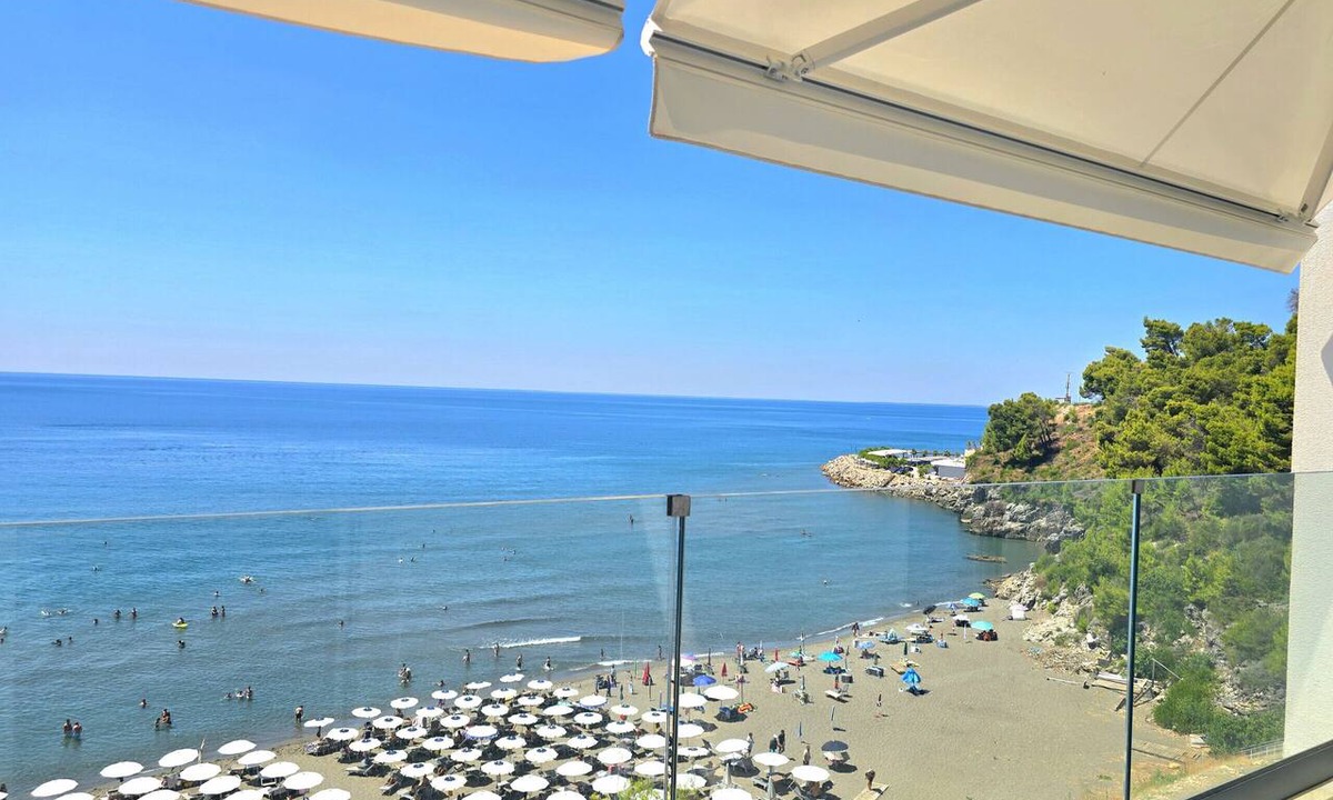 Shengjin Apartment | Panorama Deep Blue 001