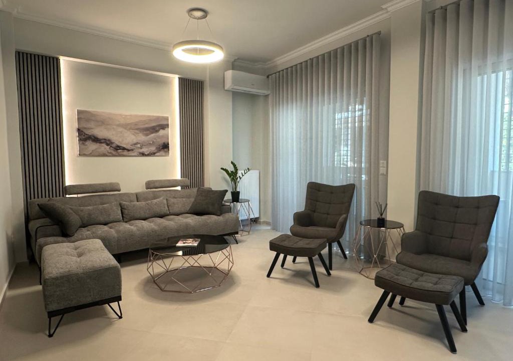 Vyronas Apartment | Parkside Residence