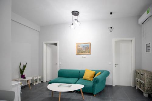 Patras Apartment | Perivola apartment