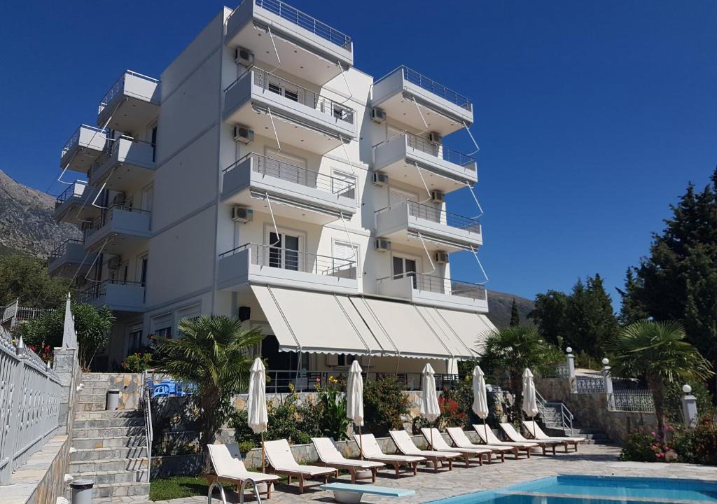 Dhermi Bed & Breakfast | Perivolos Apartments