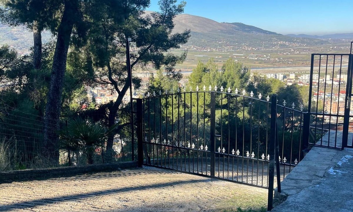 Berat House | Pine Hill Villa