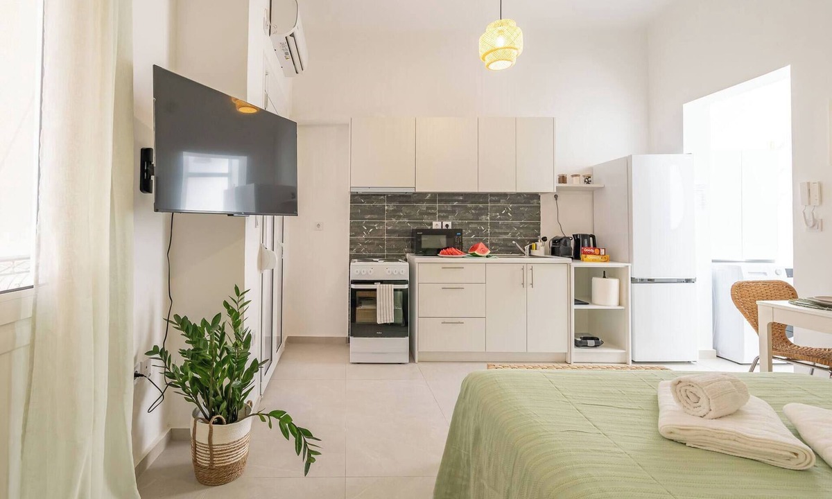 Piraeus Apartment | Piraeus Charm – Coastal City Studio