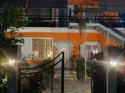 Kamena Vourla House | Pislis Rooms