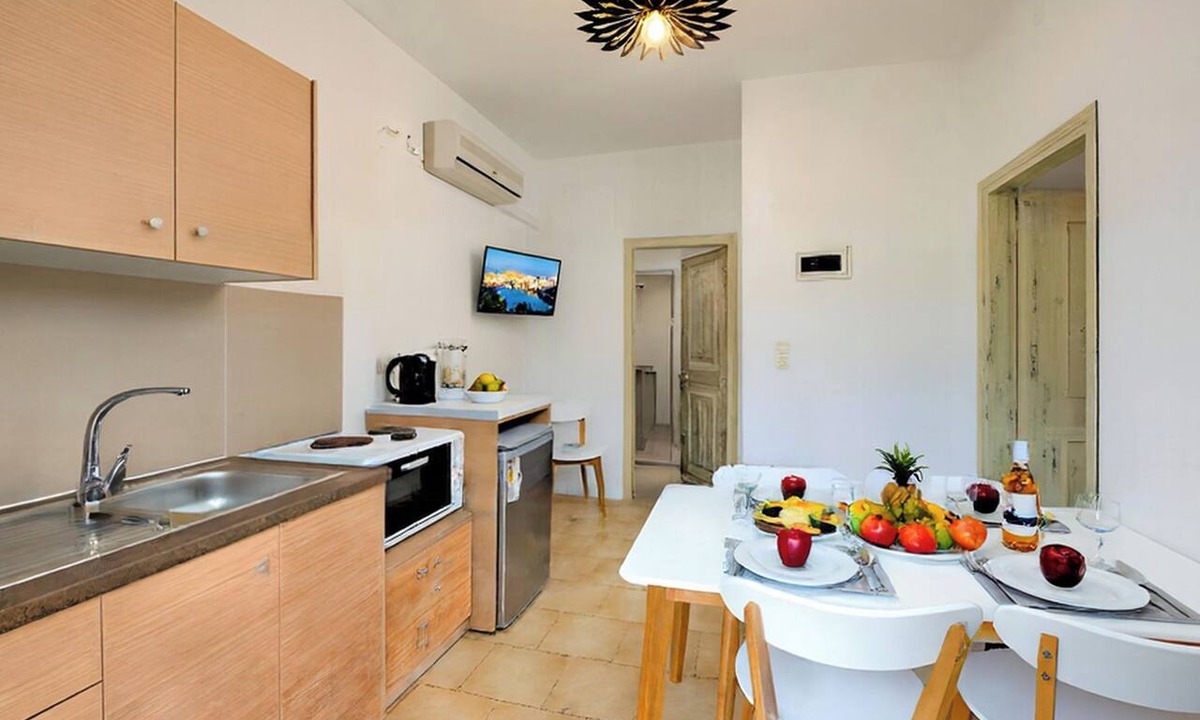 Istron Apartment | Plaisir Beachside Apts