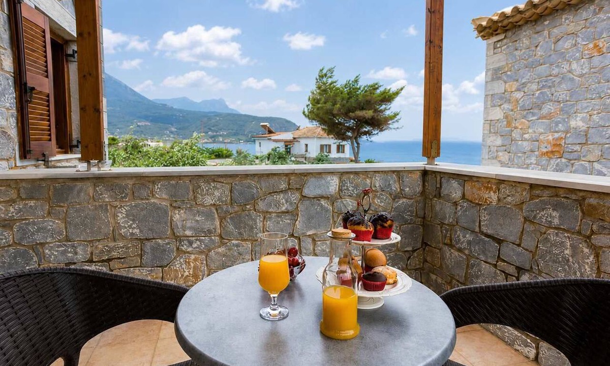 Agios Nikolaos Apartment | Pleades Seaside Alcyone Gem in Mani, Near the Sea