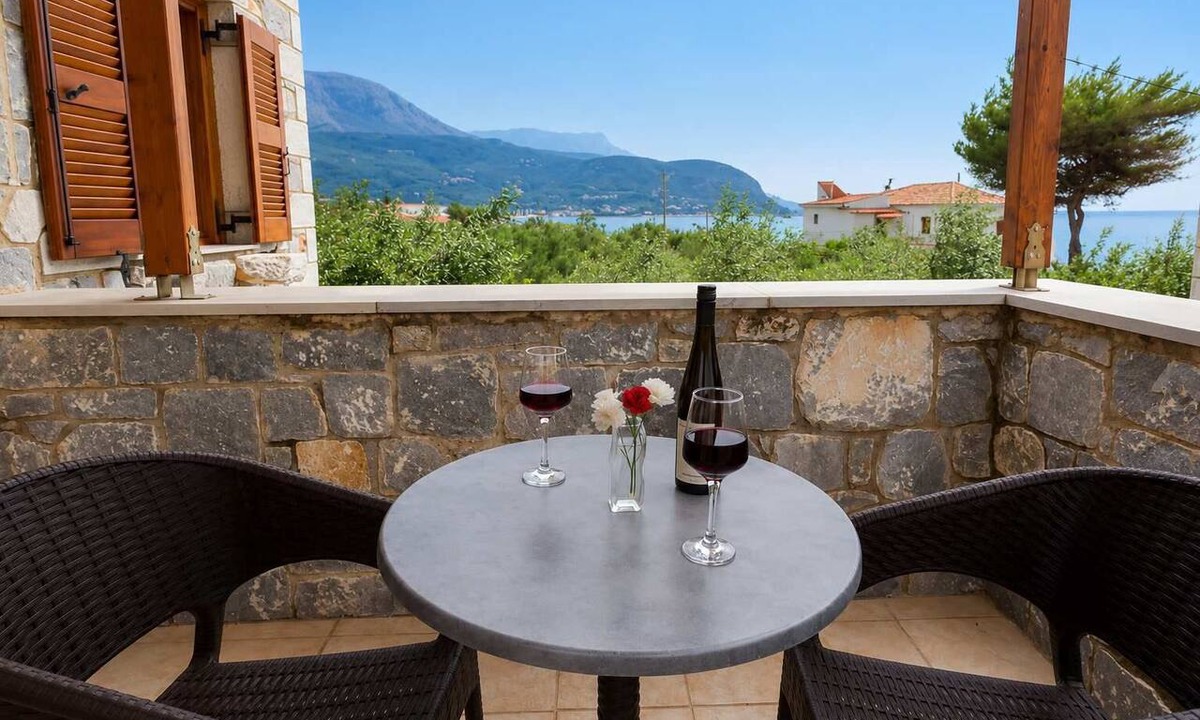 Agios Nikolaos Apartment | Pleades Seaside Caleano Gem in Mani, Near the Sea