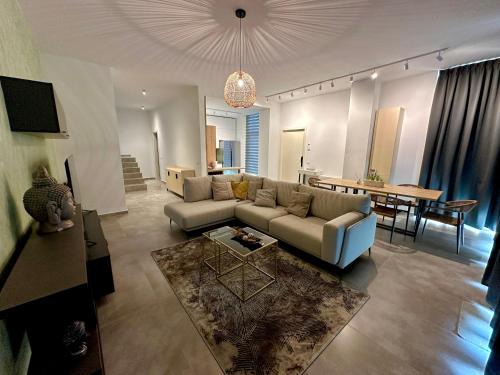 Jala Villa | Queen’s Luxury Vila 111/A