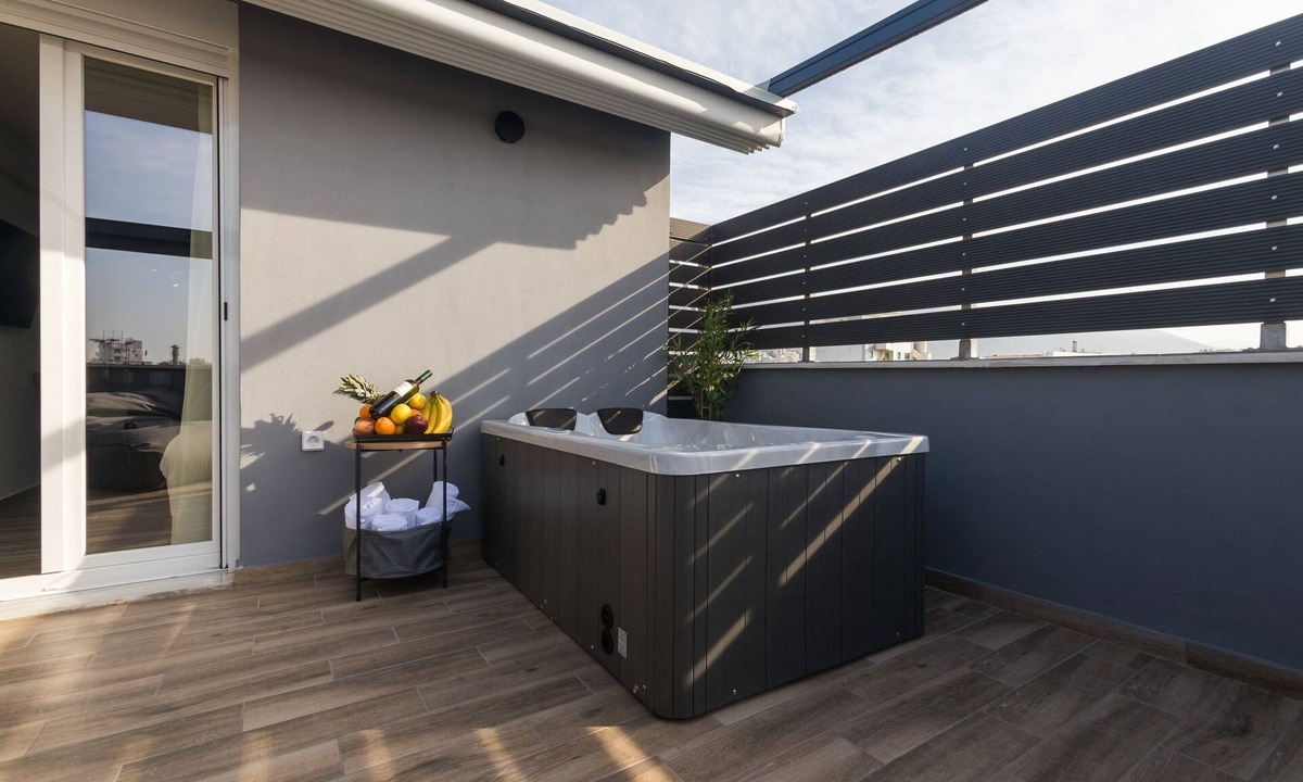 Dafni-Ymittos Apartment | Raise Athens Metro Apartments