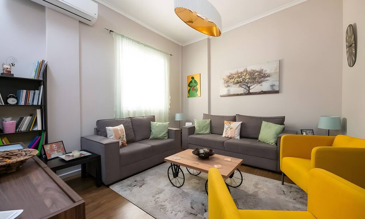 Aigio Apartment | Relax City Apartment with Private Terrace, Wi-Fi and Air Conditioning