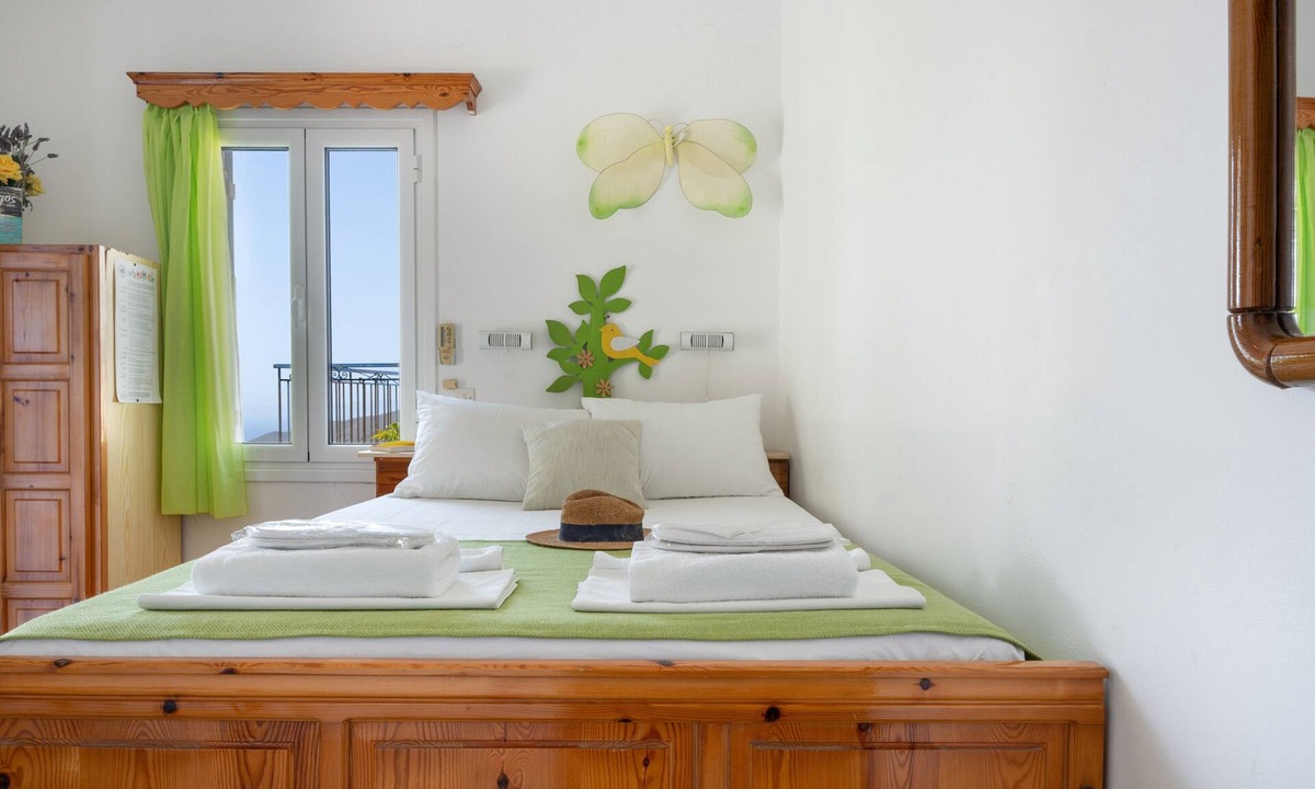 Aegiali Apartment | Room 6 at Pagali Hotel in Amorgos
