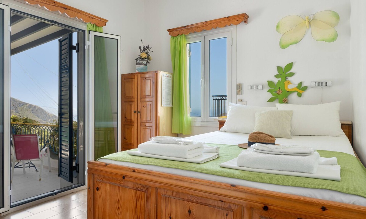 Tholaria Apartment | Room 7 at Pagali Hotel with King Bed
