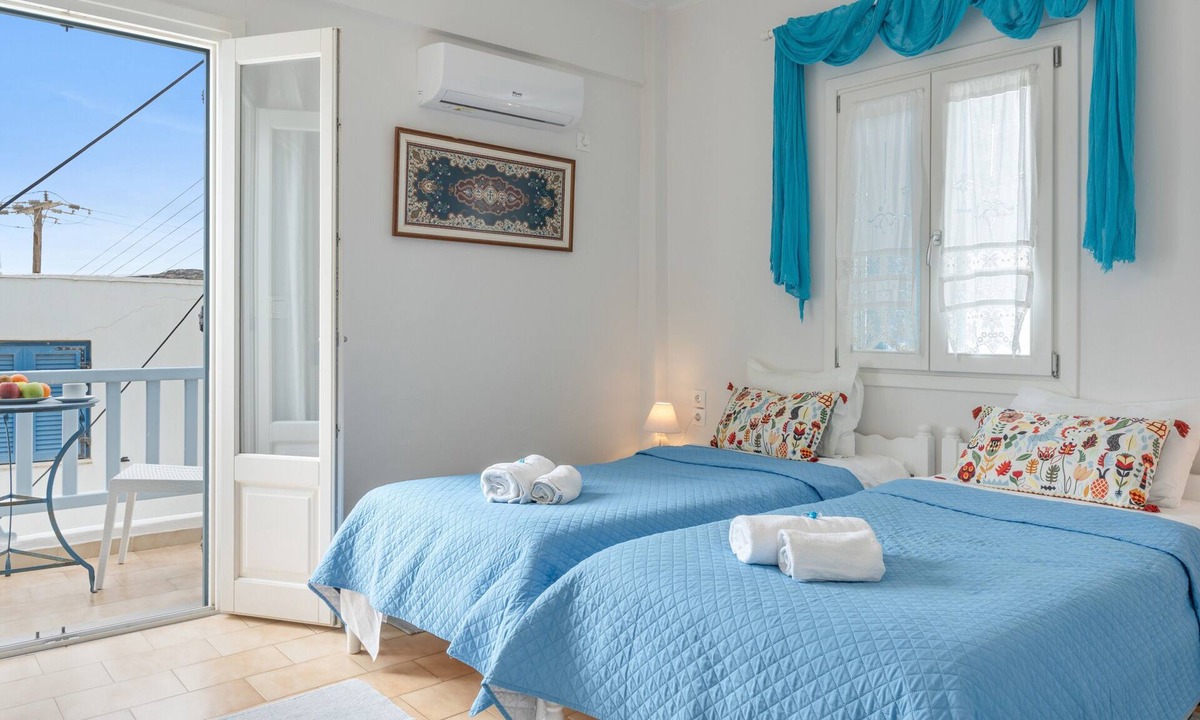 Katapola Apartment | Room with Sea View, Wi-Fi and Air Conditioning