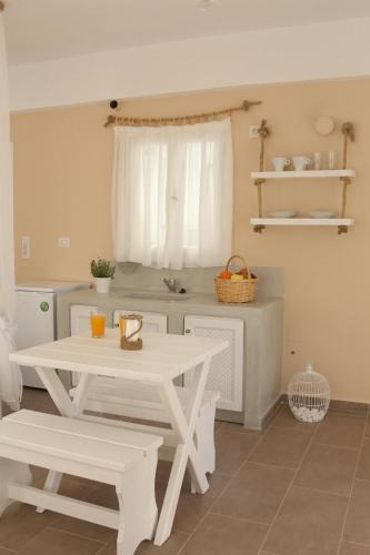 Vourvoulos Apartment | Santa Irini 1
