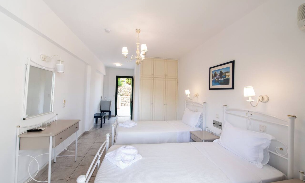 Agios Nikitas Hotel | Santa Marina