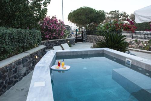Episkopi Gonias House | Santorini Vineyard Villa with Heated Pool