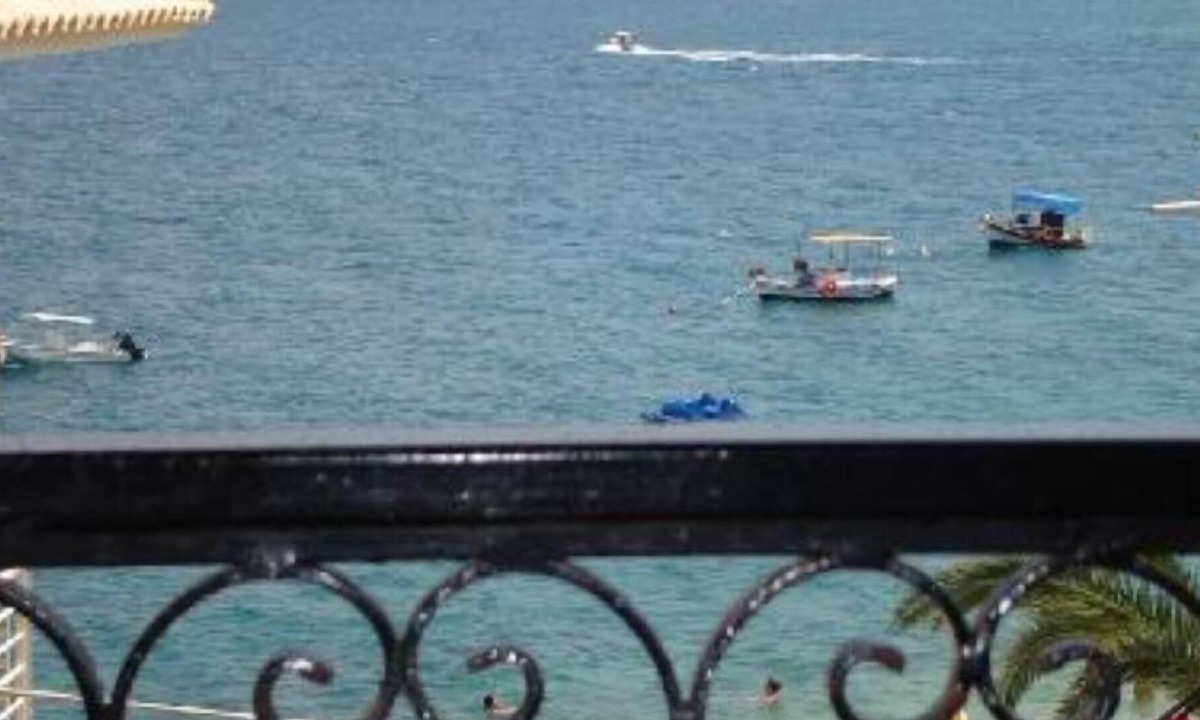 Kefalari Apartment | SEAFRONT APARTMENT, JUST 10 METERS FROM THE BEACH