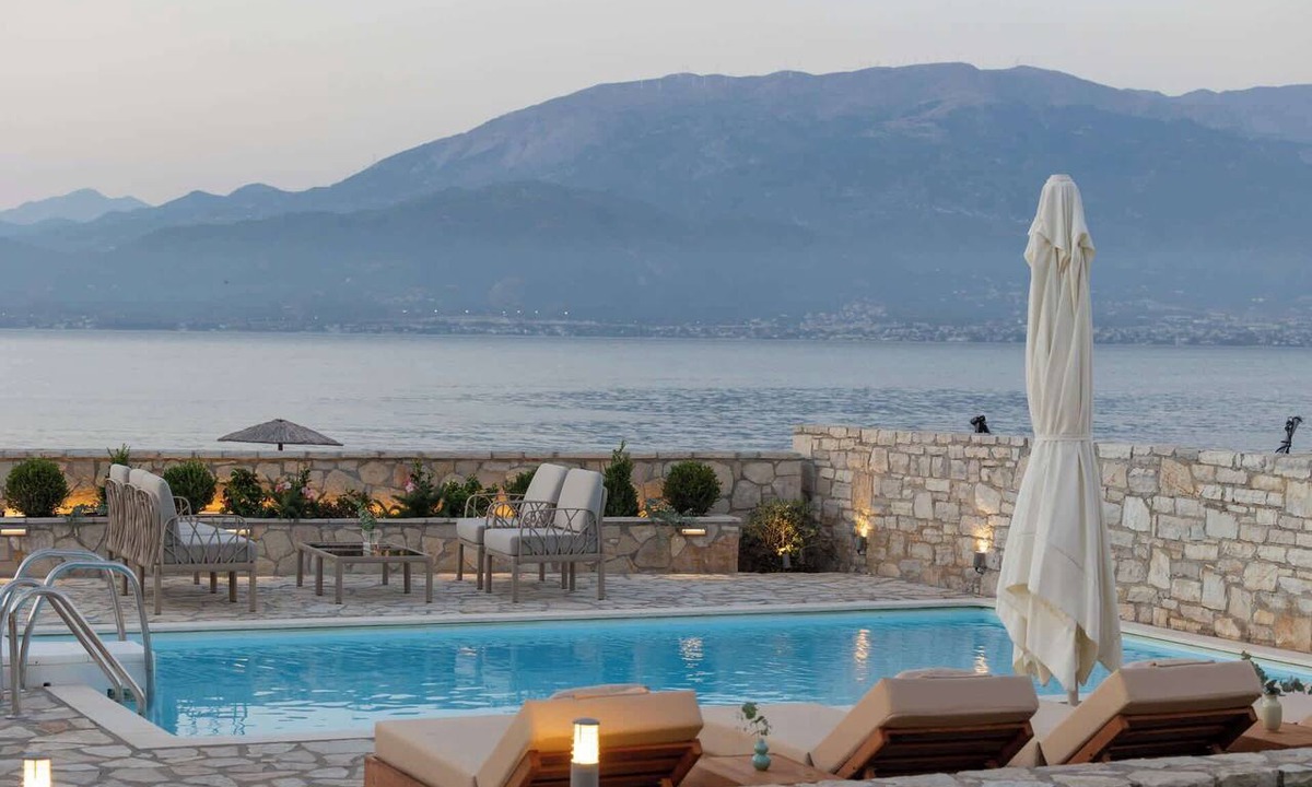 Platanitis Villa | Seafront Villa Ciel with Private Pool in Nafpaktos
