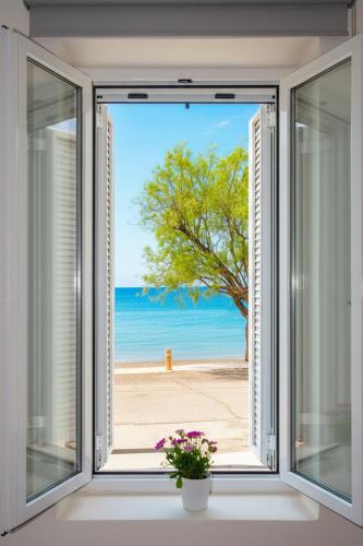 Psathopirgos Apartment | SeaHouse Retreat