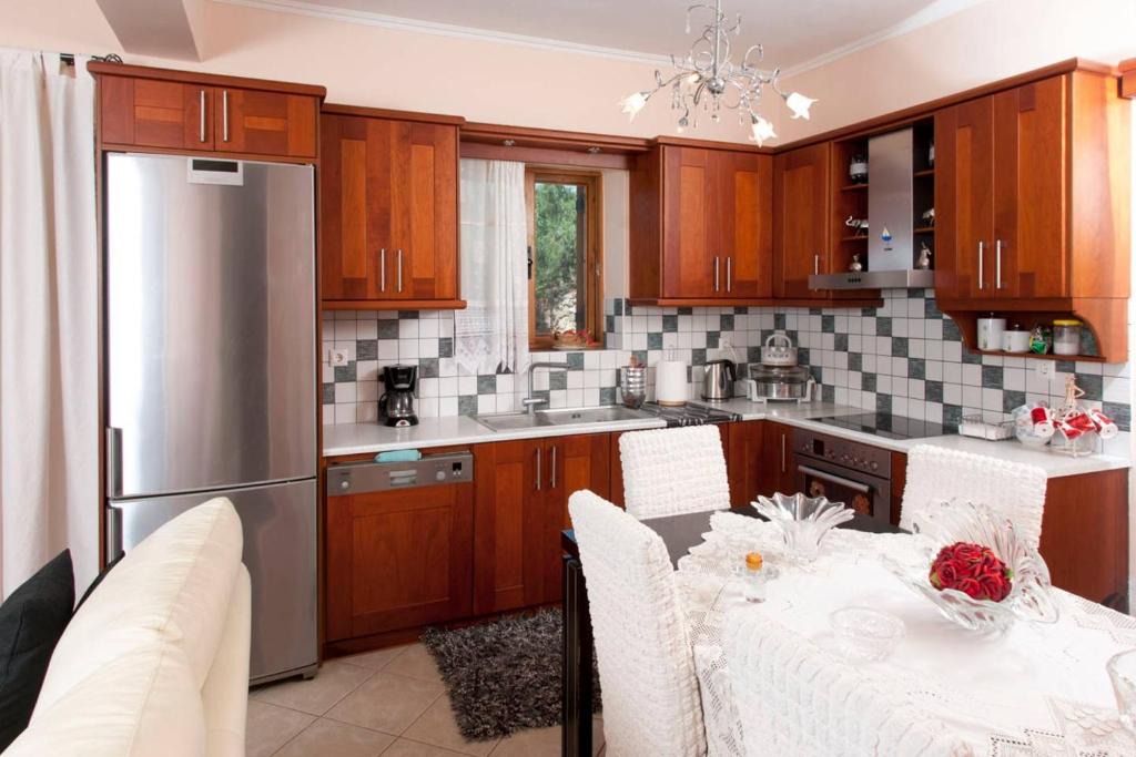 Lefktron Apartment | Seaside Serenity - Stylish Seaview Home