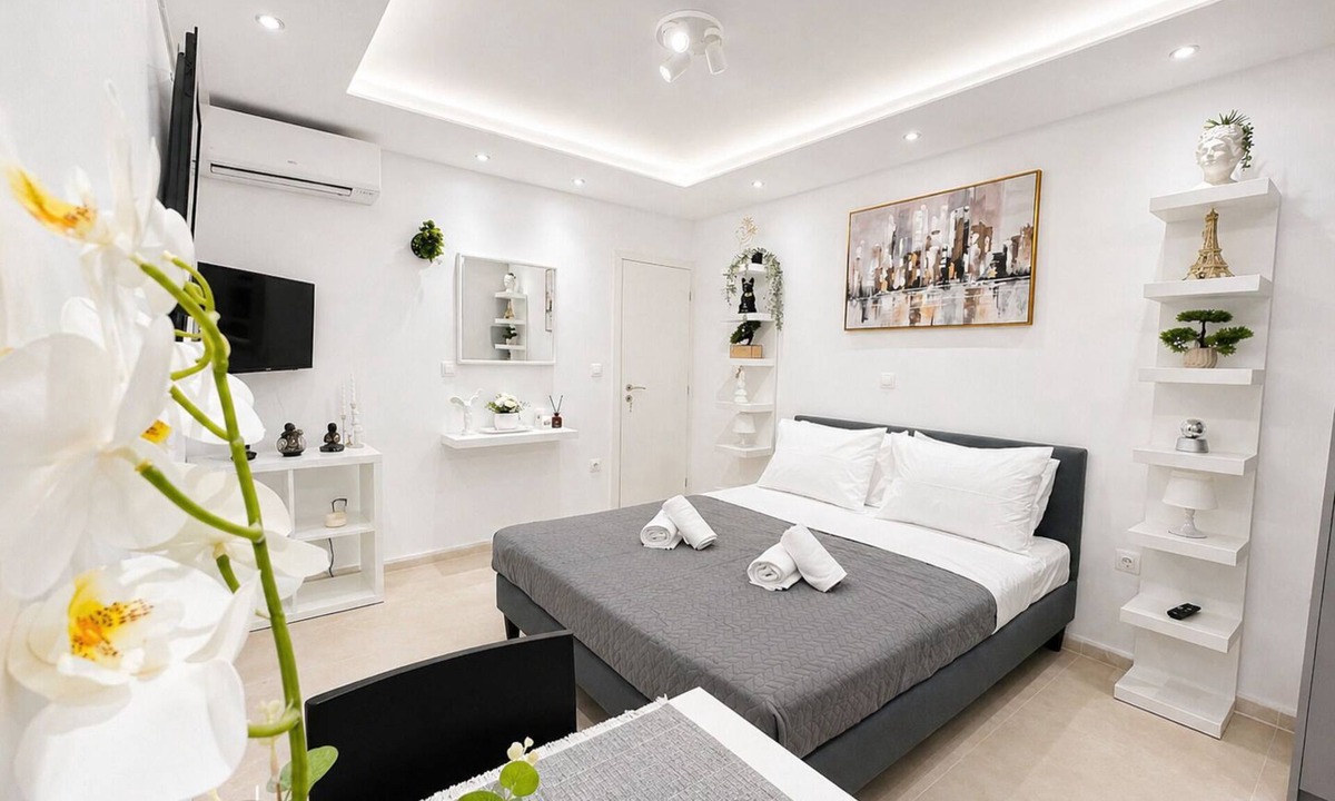 Athens Apartment | Semi-Basement Studio in Authentic Athens – ΜΡS